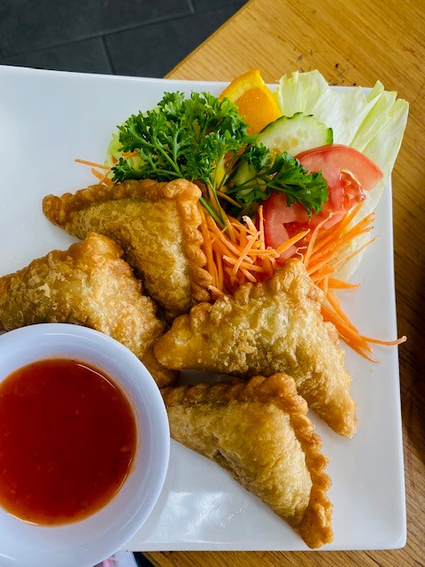 <span  class="uc_style_uc_tiles_grid_image_elementor_uc_items_attribute_title" style="color:#ffffff;">Curry Puff</span>