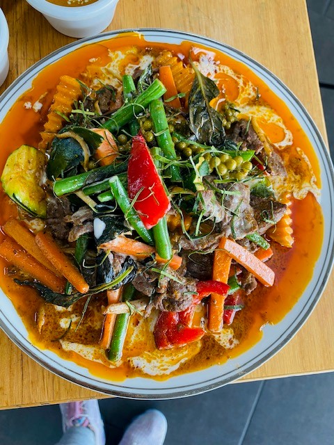 <span  class="uc_style_uc_tiles_grid_image_elementor_uc_items_attribute_title" style="color:#ffffff;">Pad Ped Beef</span>