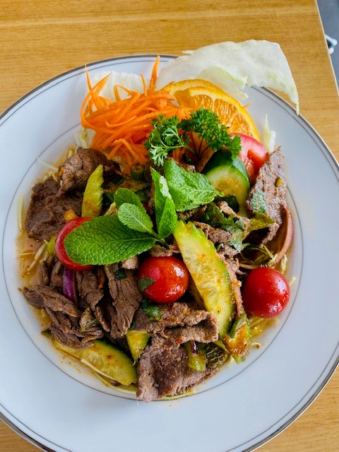 <span  class="uc_style_uc_tiles_grid_image_elementor_uc_items_attribute_title" style="color:#ffffff;">Thai Beef Salad</span>